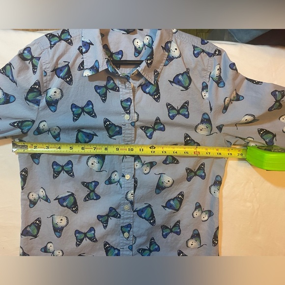 Tommy Hilfiger women's long sleeve butterfly button up shirt- size M (medium) - Picture 7 of 8